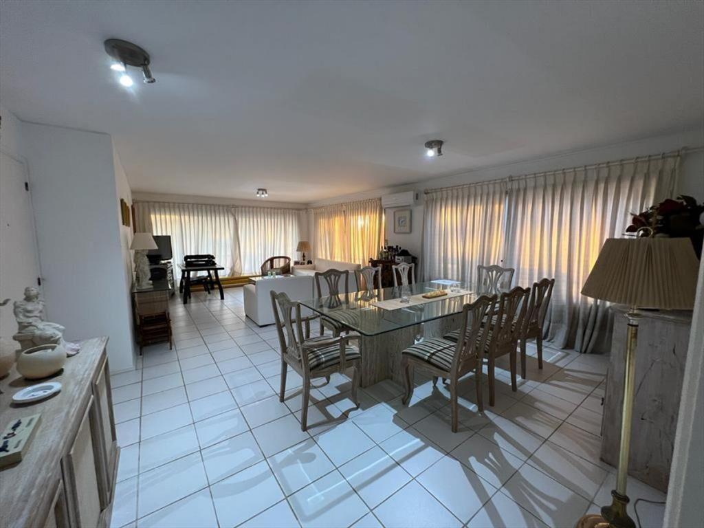 Apartamento  en Mansa.  Frente al mar. Punta del Este