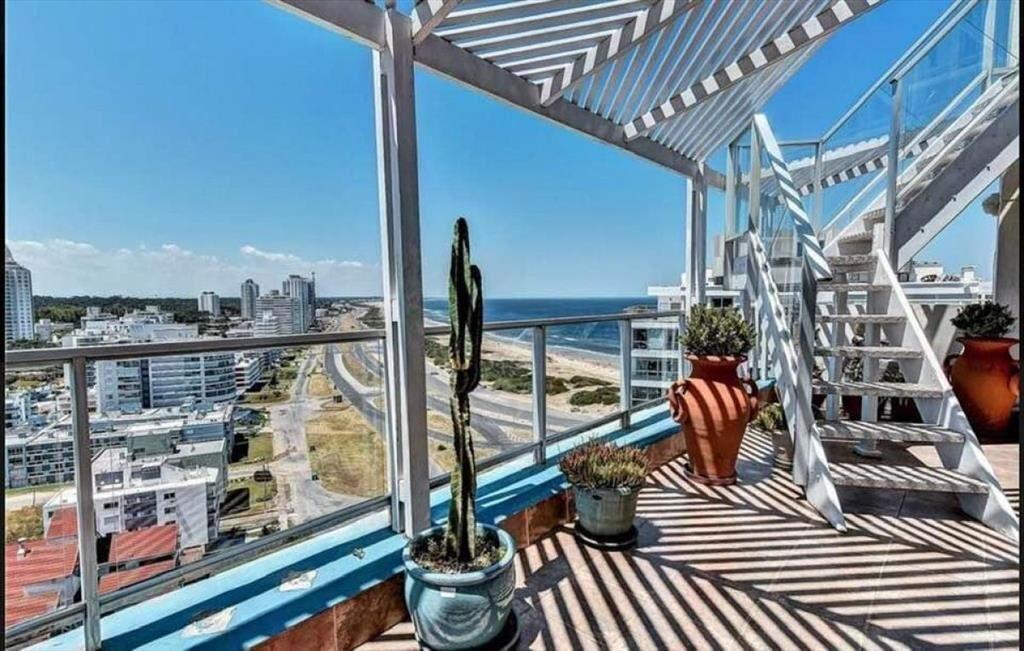 EXEPCIONAL PENT-HOUSE EN OCEAN TOWER