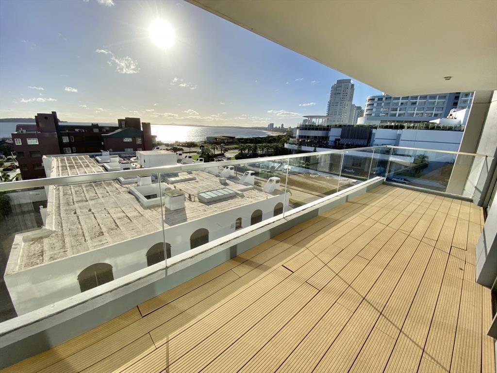 VENTA DE APARTAMENTO 3 DORMITORIOS + DEPENDENCIA