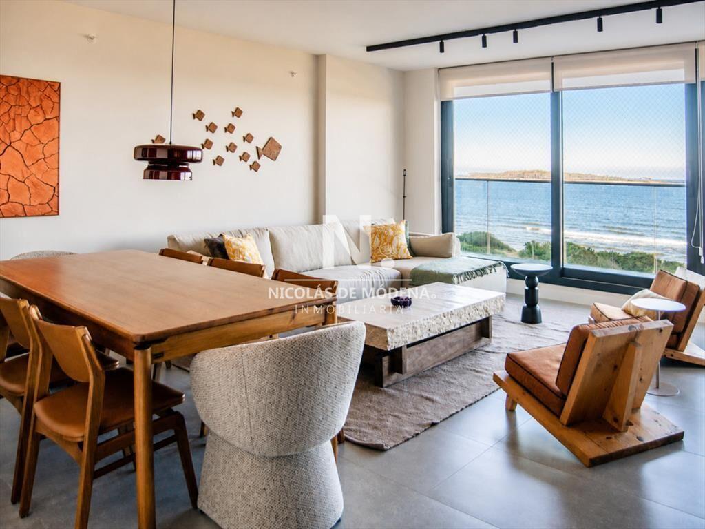 Vende apartamento de 3 dormitorios en suite en al