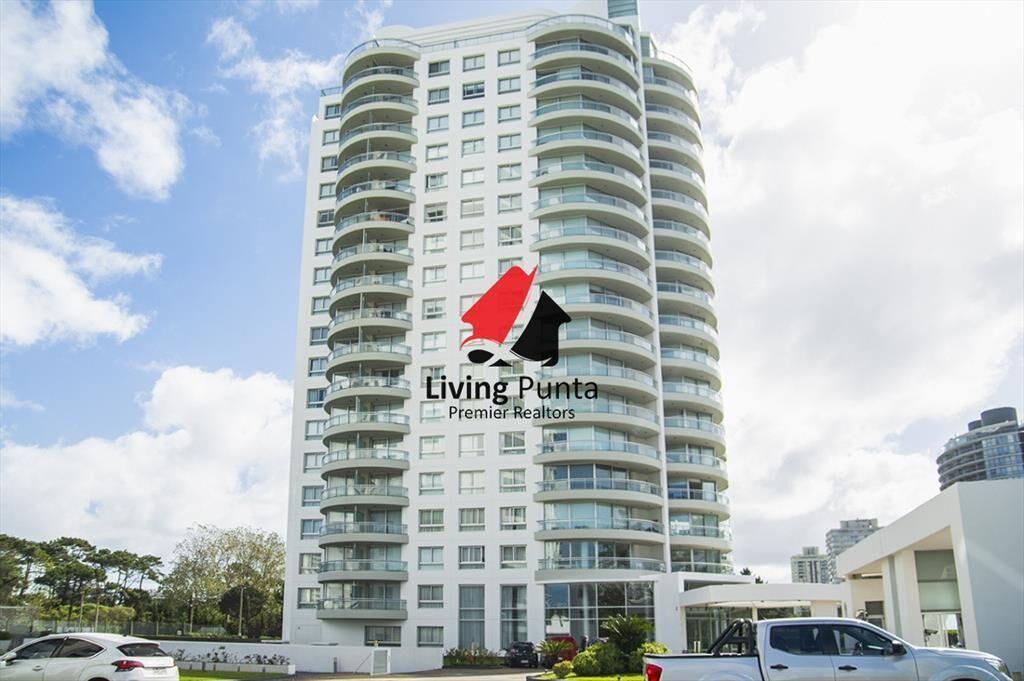 Apartamento en Venta de 3 dormitorios a Cuadras ,