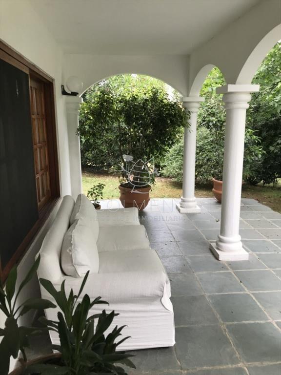 AGRADABLE  CASA EN ZONA MUY TRANQUILA Y ARBOLADA