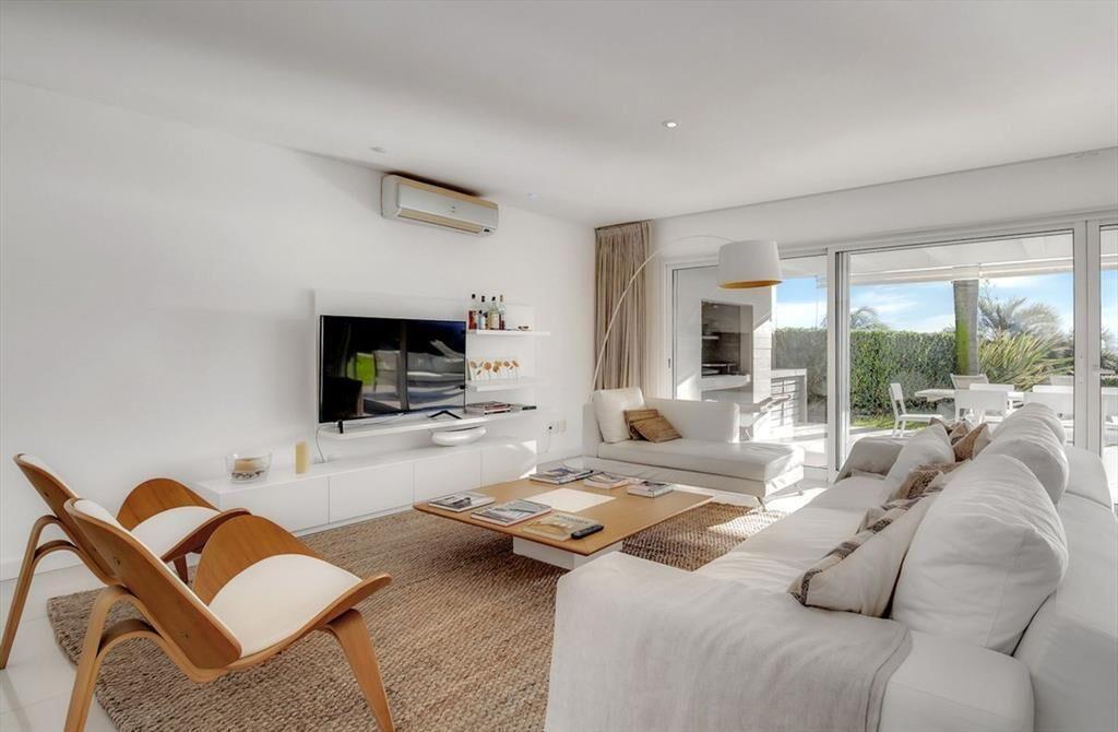 VENTA EN PUNTA BALLENA 3 DORMITORIOS CON PISCINA