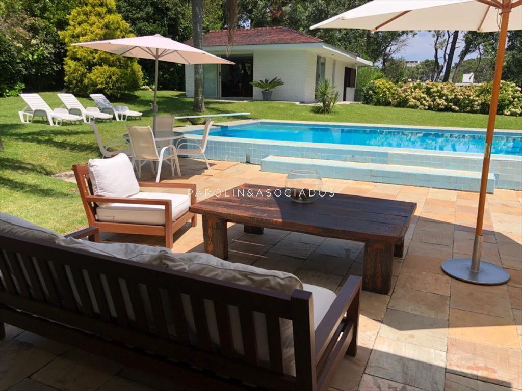 Espectacular Chalet en venta en Country, Punta del Este.