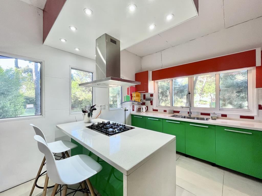 Se vende casa en Parque Burnett