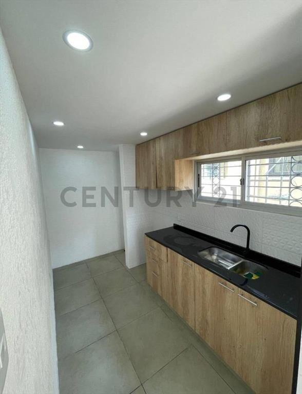 Malvin sur APTA PARA BANCO, garage. Terraza