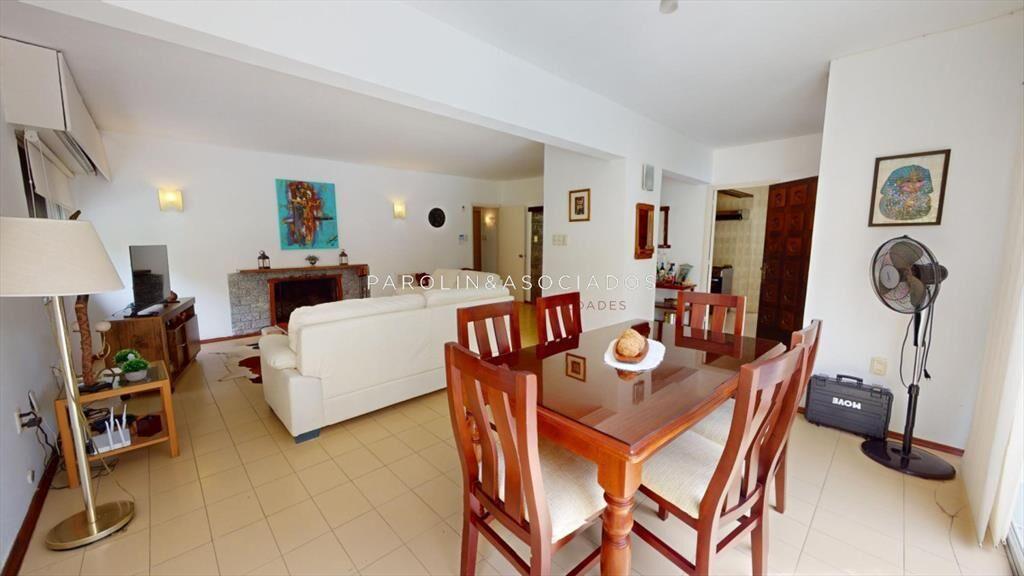Casa en Rincon del Indio. Con apto independiente