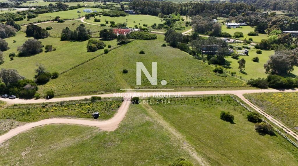 Vende chacra en Jose Ignacio de 1 hectarea.