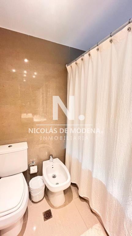 Dos dormitorios con tres baños luminoso en torre
