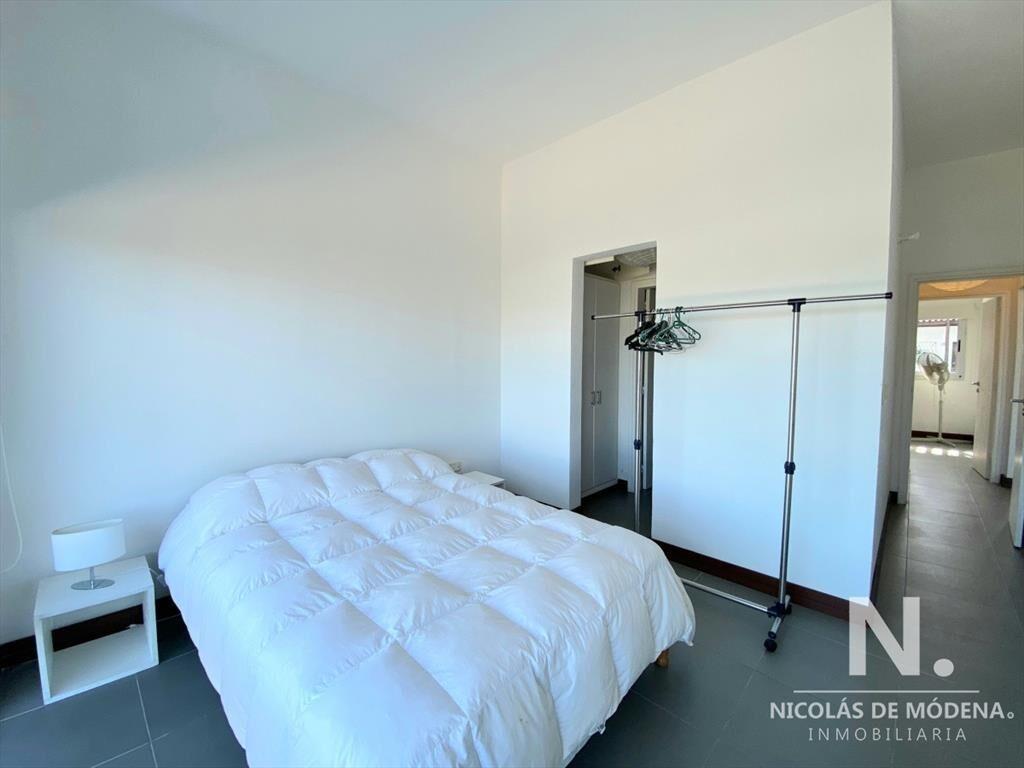 Apartamento de dos dormitorios en Manantiales - Parrillero