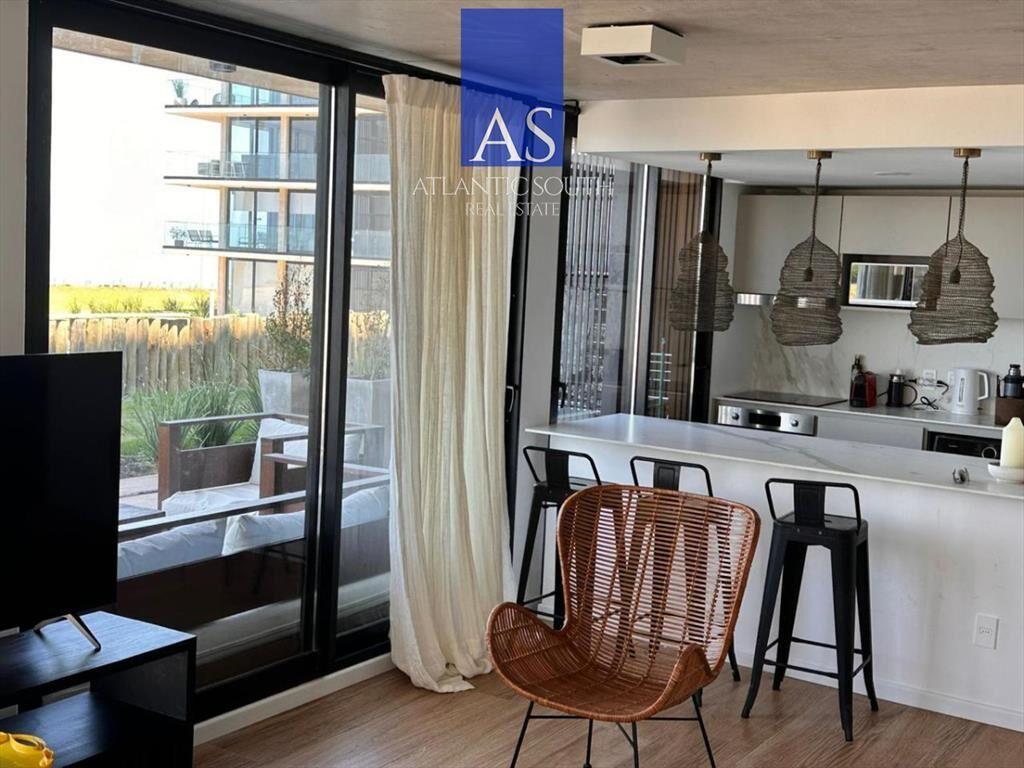 Apartamento 3 dormitorios con parrillero a garage