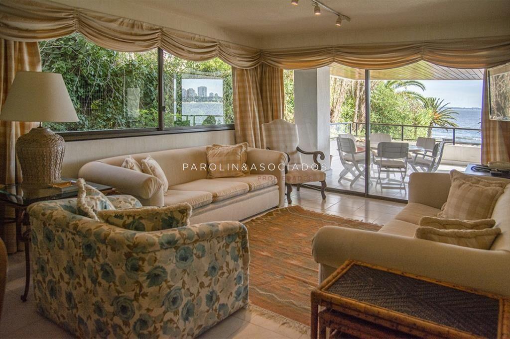 Apartamento de 4 dormitorios en venta con vista