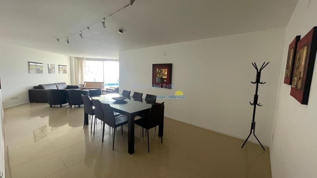Apartamento en zona Brava
