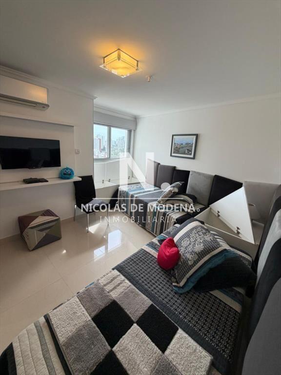 En venta casa 3 dormitorios en Playa Mansa, Punta