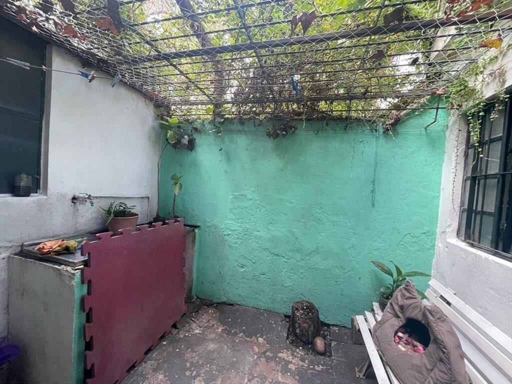Venta de Casa de 10 Dormitorios con Local en Parque Rodó...