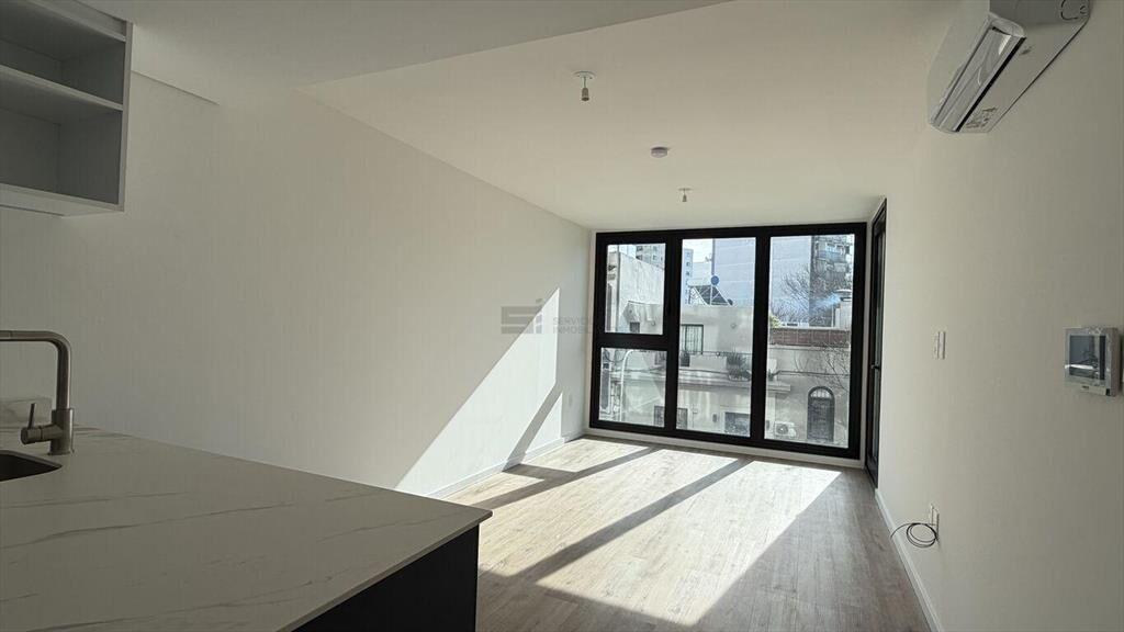 Si Alquila apartamento 1 dormitorio a estrenar balcón Pocit