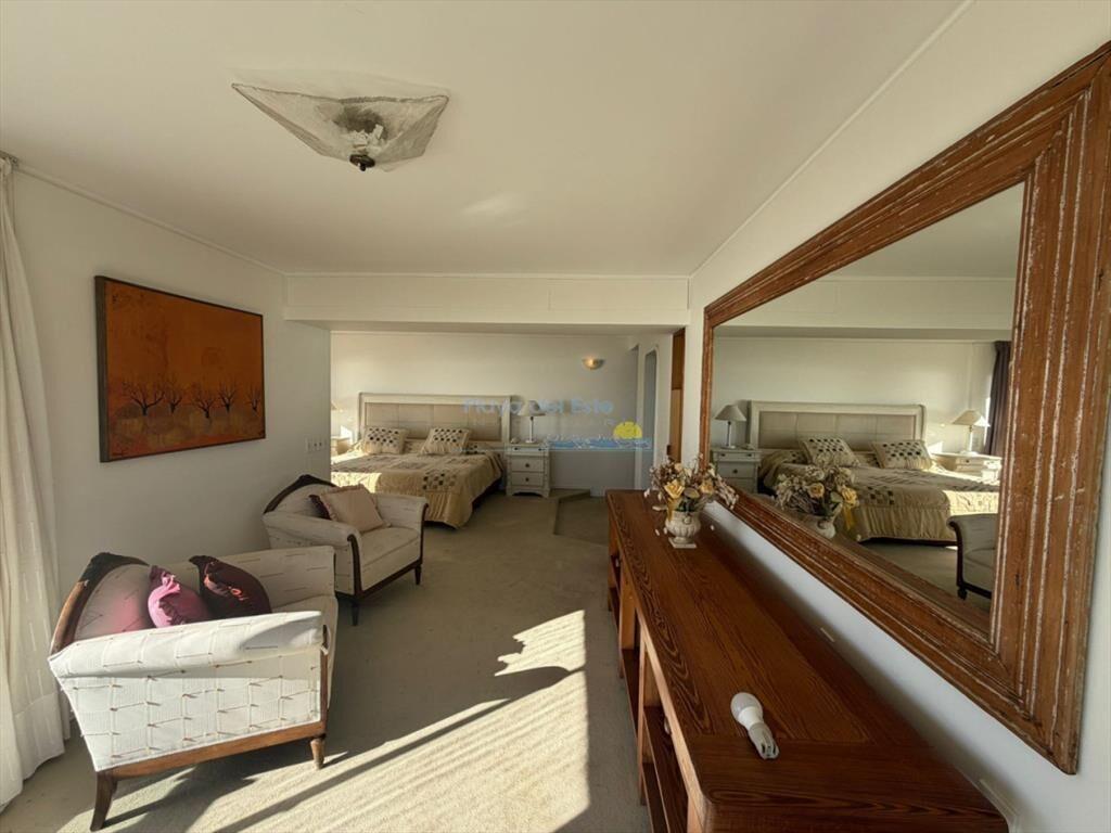 Apartamento de 4 dormitorio en alquiler anual  e