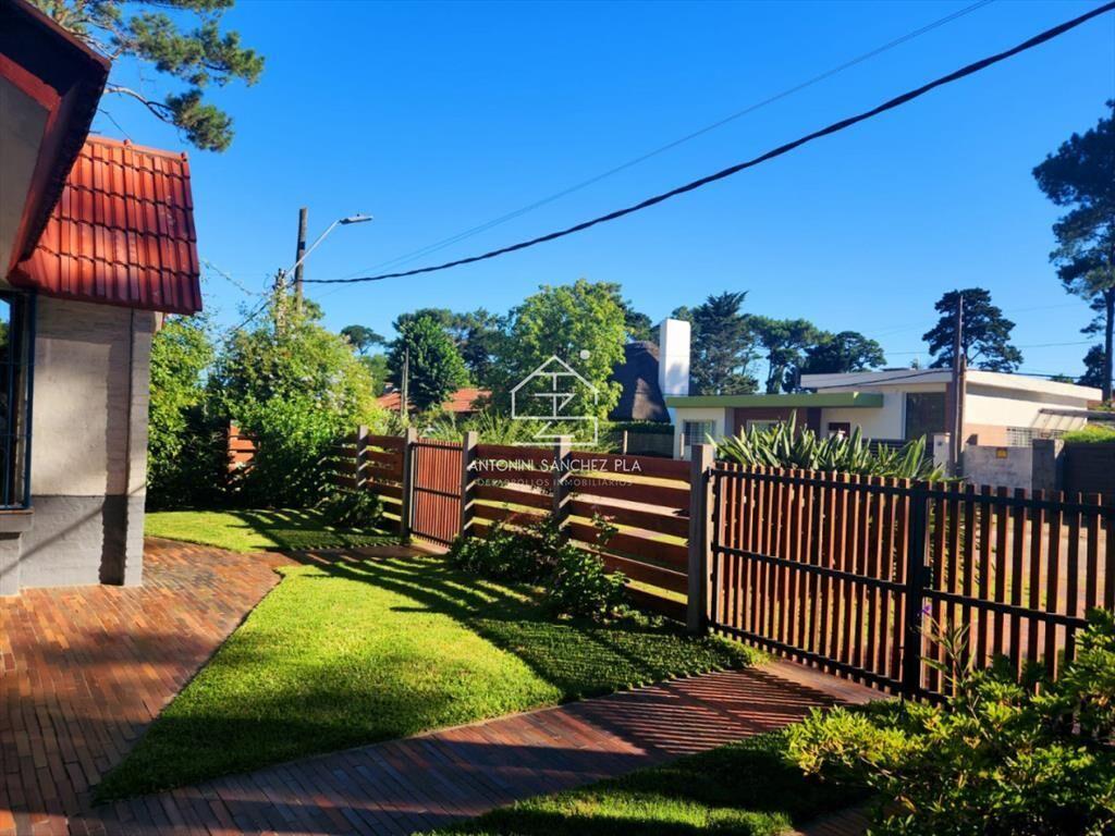 En venta casa de 3 dormitorios en Pinares, Punta
