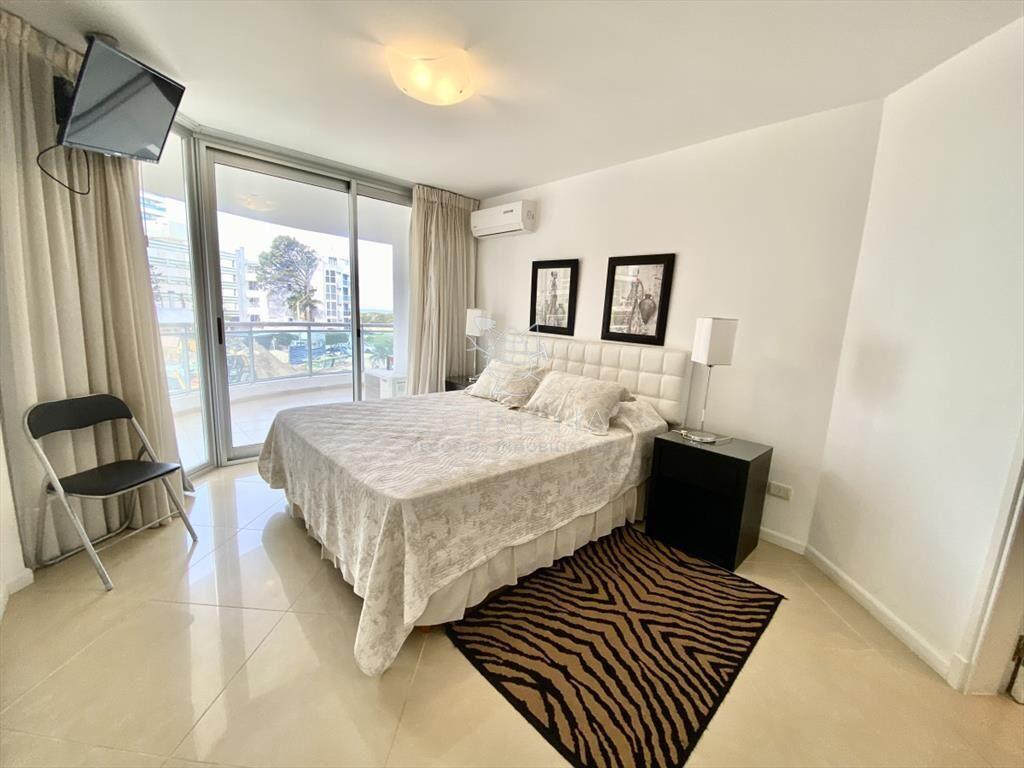 Venta de Apartamento 3 DORMITORIOS + DEP en Playa