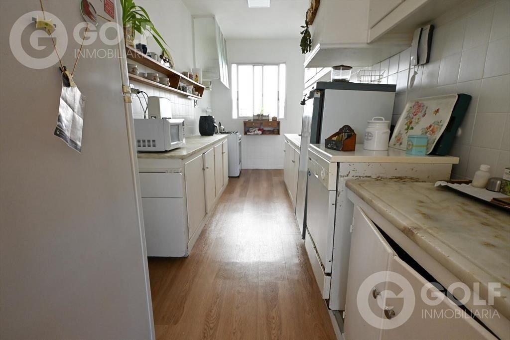 Venta de apartamento 3 dormitorios y servicio con Garage en