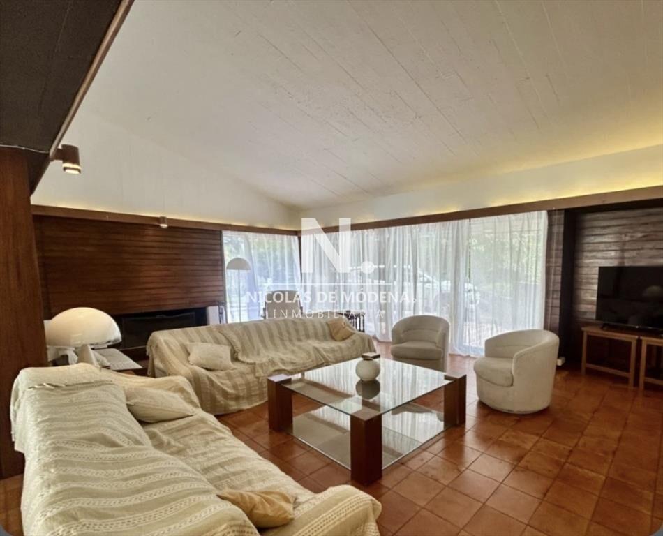 En venta casa de 5 dormitorios con piscina y en