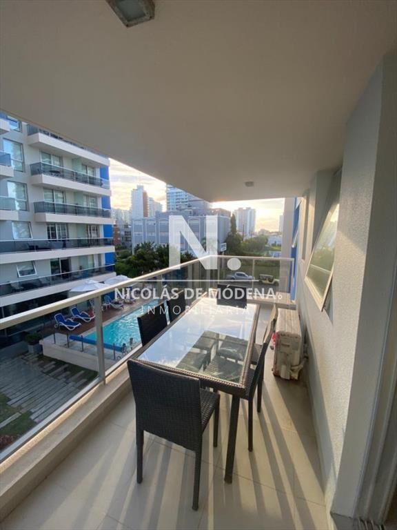 Departamento de 2 dormitorios y medio en venta en