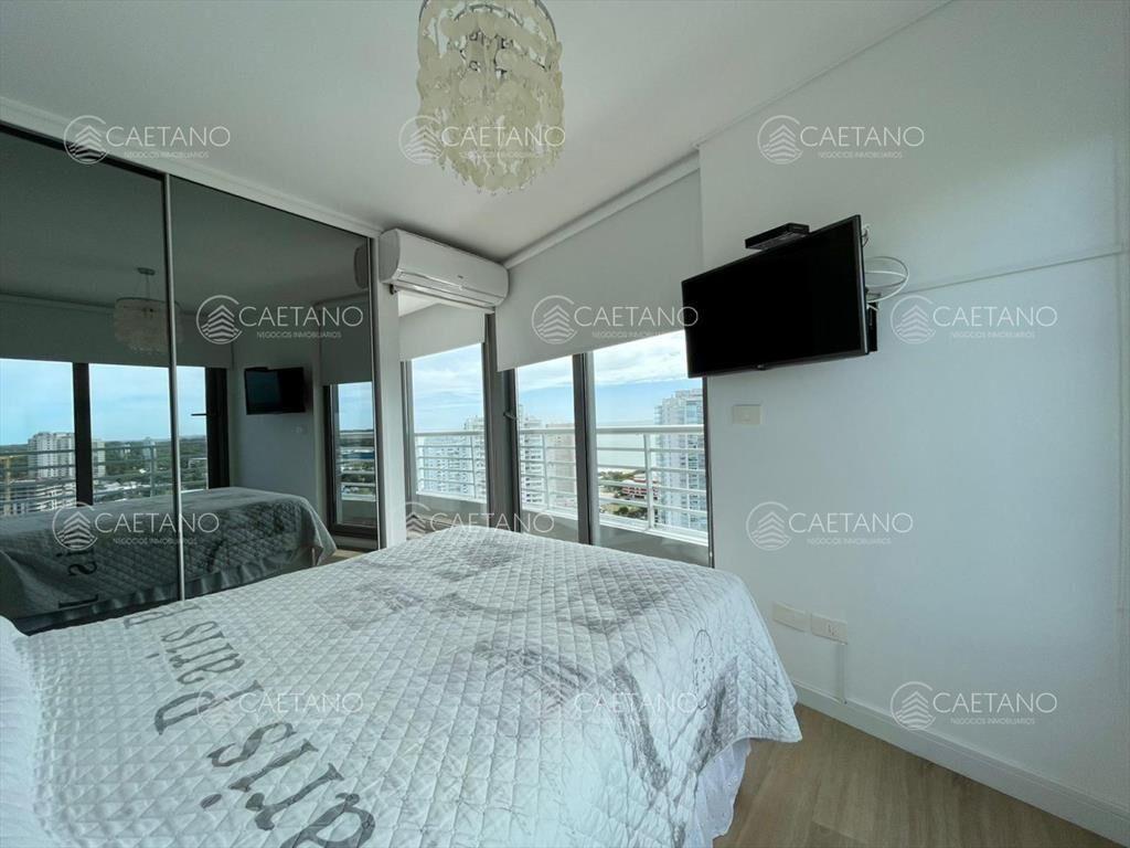 Excepcional apartamento de 4 dormitorios en piso