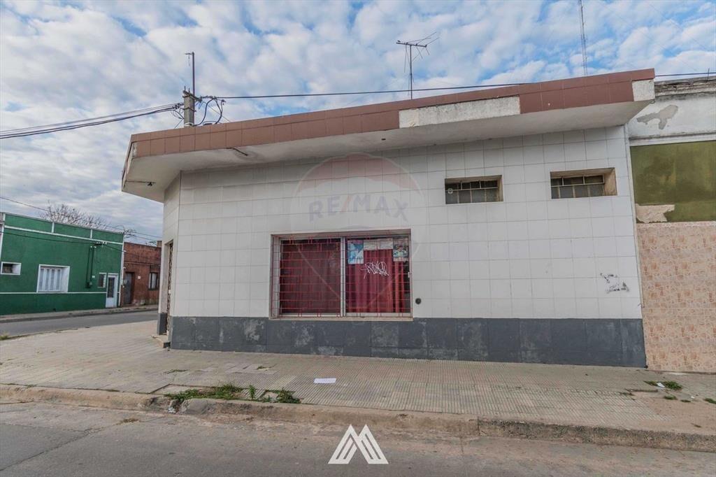 Se alquila local comercial en Pando