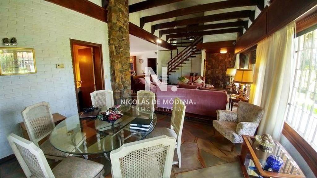 Casa en venta Playa Mansa 5 dormitorios