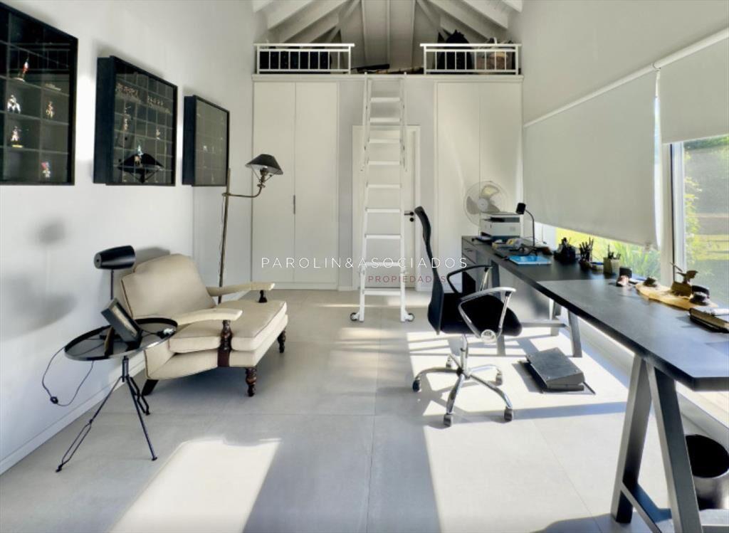 Casa en Venta de 4 Dormitorios en Pueblo Mio ,