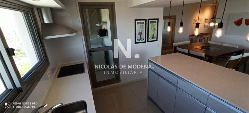 Vende apartamento de 3 dormitorios en Brava Punta