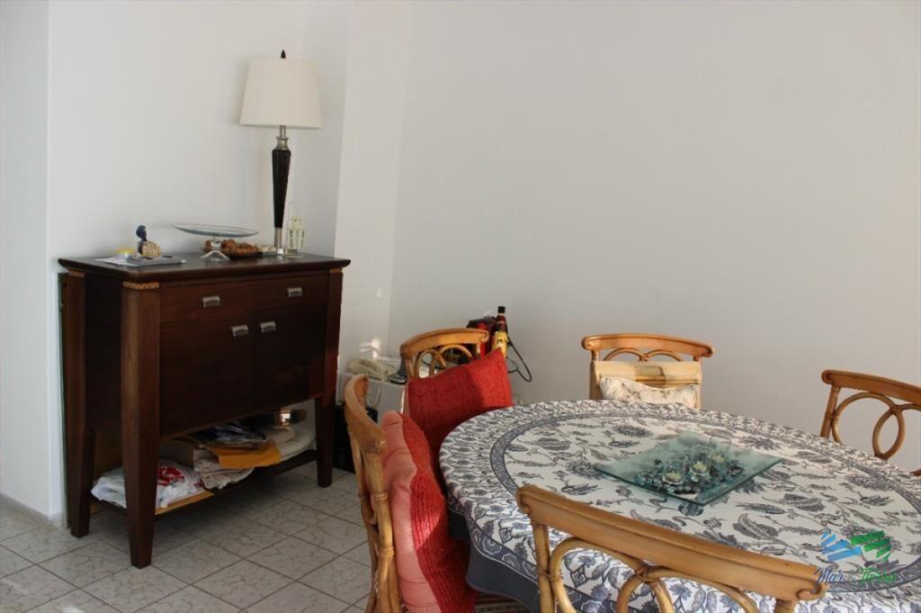 EN VENTA.. PISO ALTO CON VISTA AL PUERTO Y LA !!