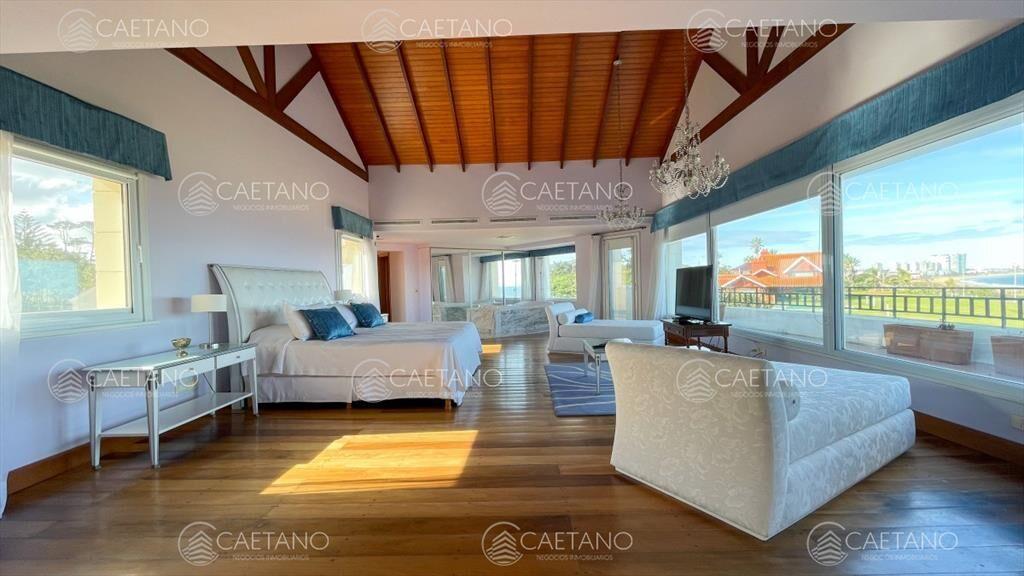 Venta casa 10 dormitorios playa mansa Punta del