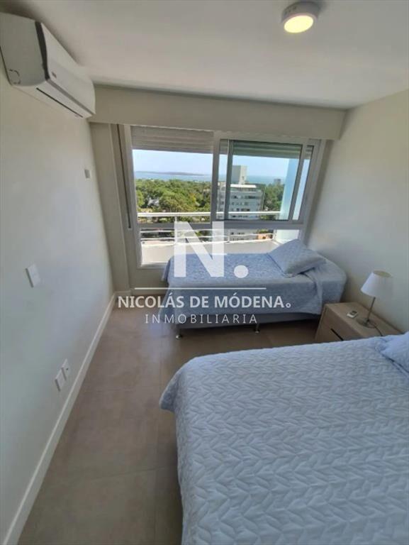 Apartamento en Venta de 2 dormitorios en Av. ,