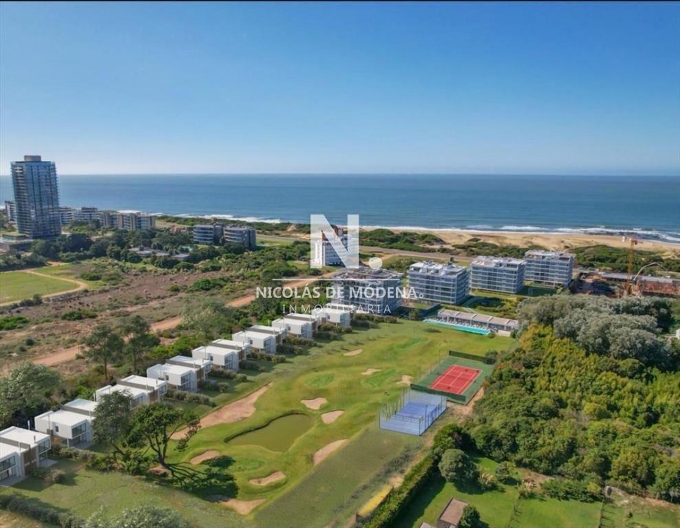 Vende casa de 2 dormitorios a estrenar en Brava,