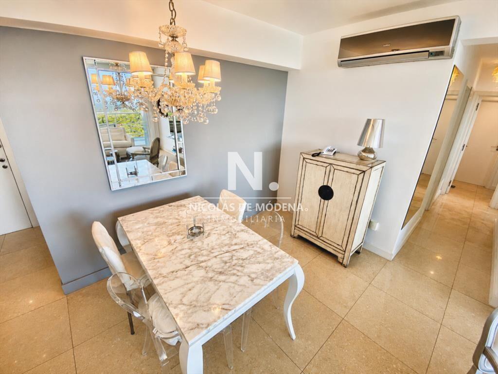 Vende apartamento de 2 dormitorios en Roosevelt,