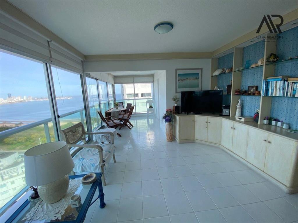 Apartamento en venta c/ cochera en Playa Mansa