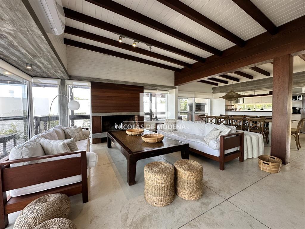 Casa en venta estilo minimalista a 300 mts del mar, El chor