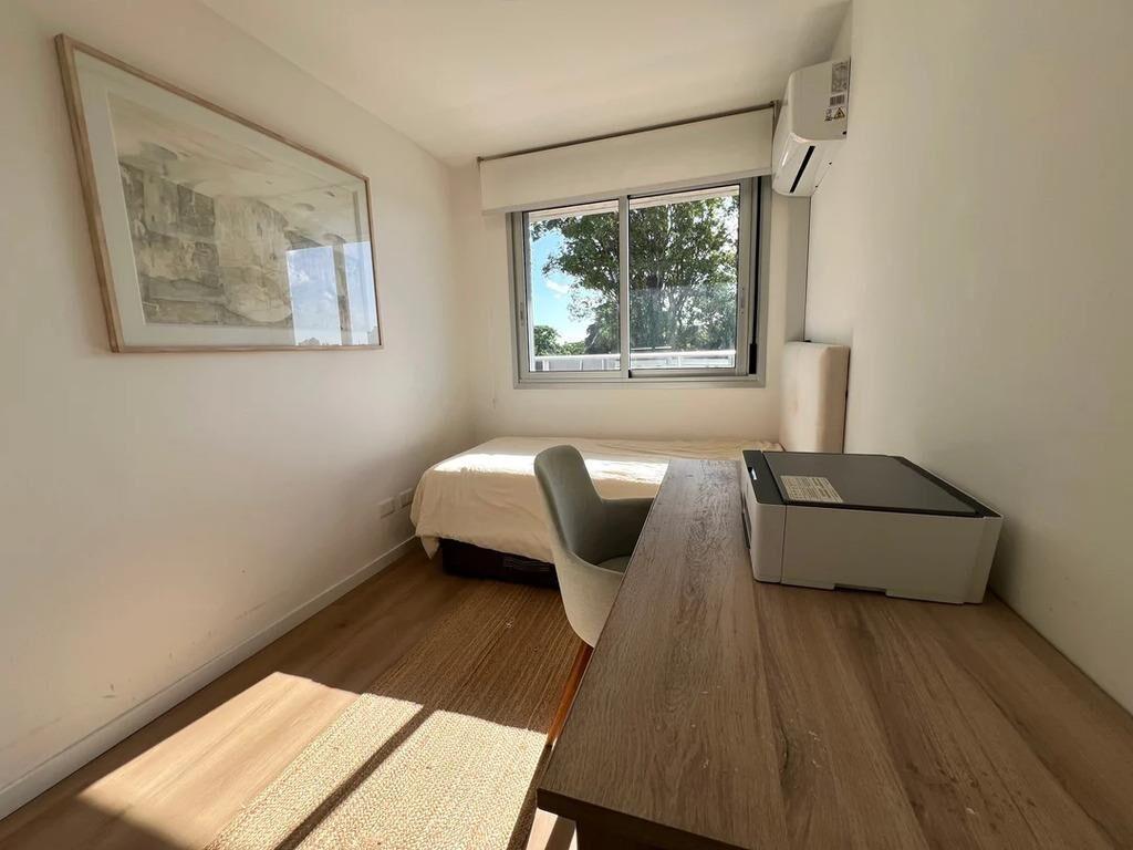 Venta Apartamento 2 Dormitorios y Garaje Amoblado en Buceo