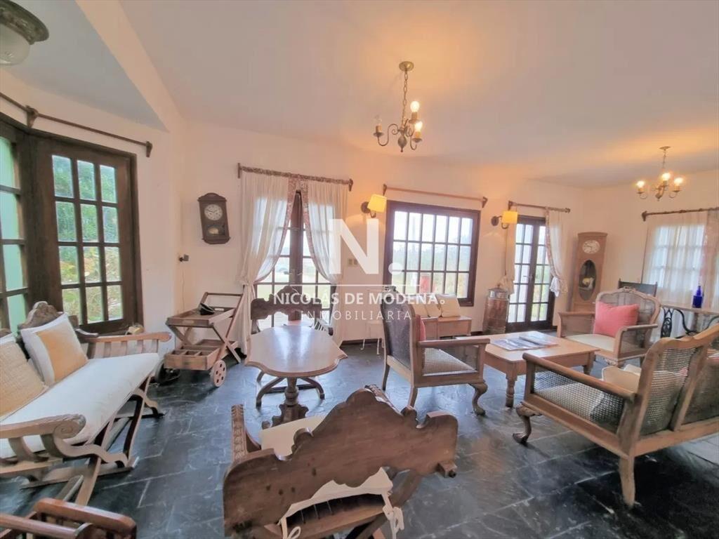 Encantadora casa de 5 dormitorios en Montoya