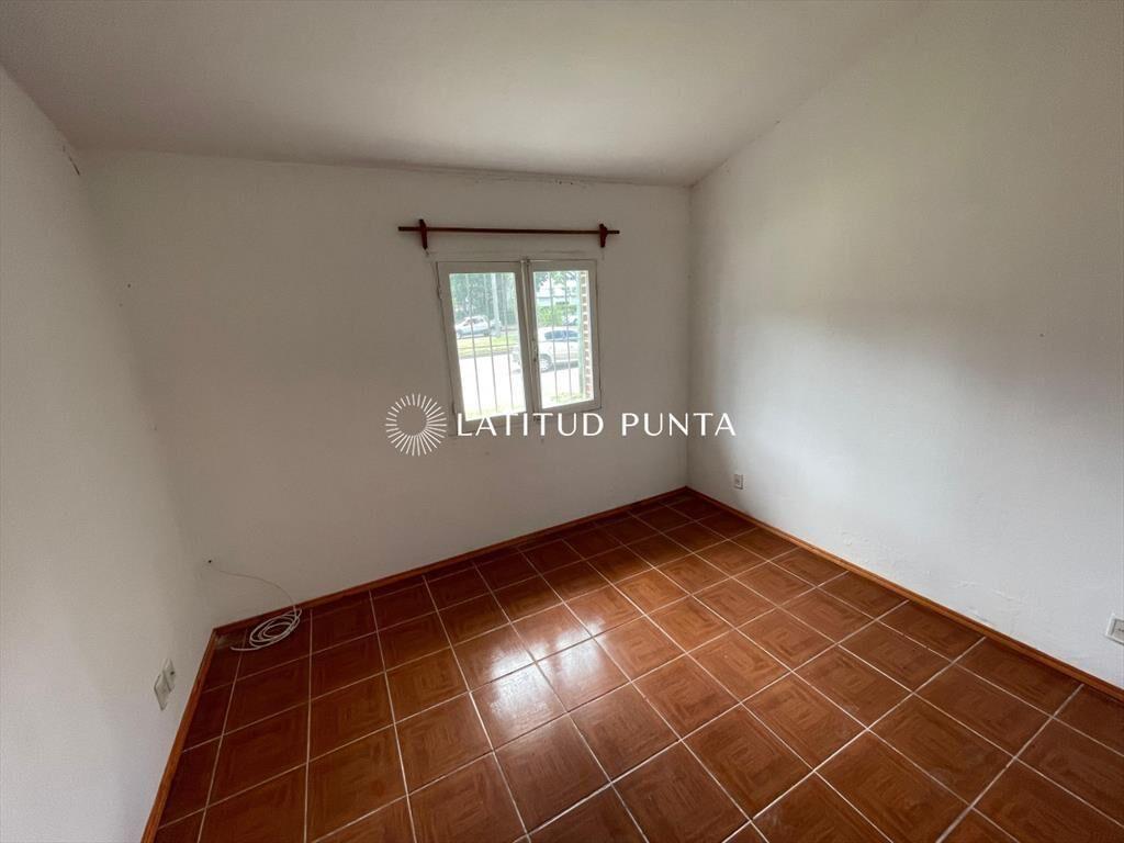 Maldonado centro, casa de dos dormitorios