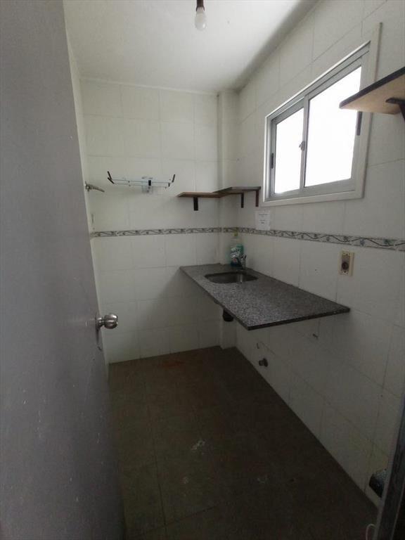 Sarandi y 33, 220 m2, doble altura, 7 mts de frente , nuevo