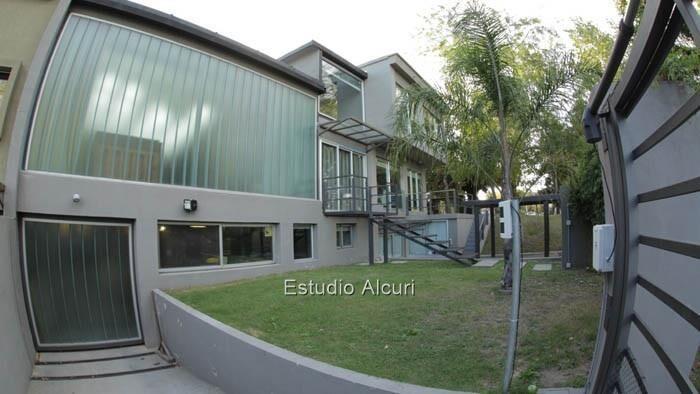 Edificio de Oficinas en Carrasco CON RENTA