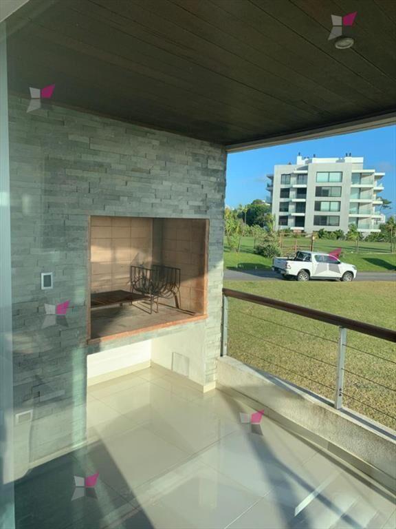 Apartamento en venta Playa Mansa 3 dormitorios
