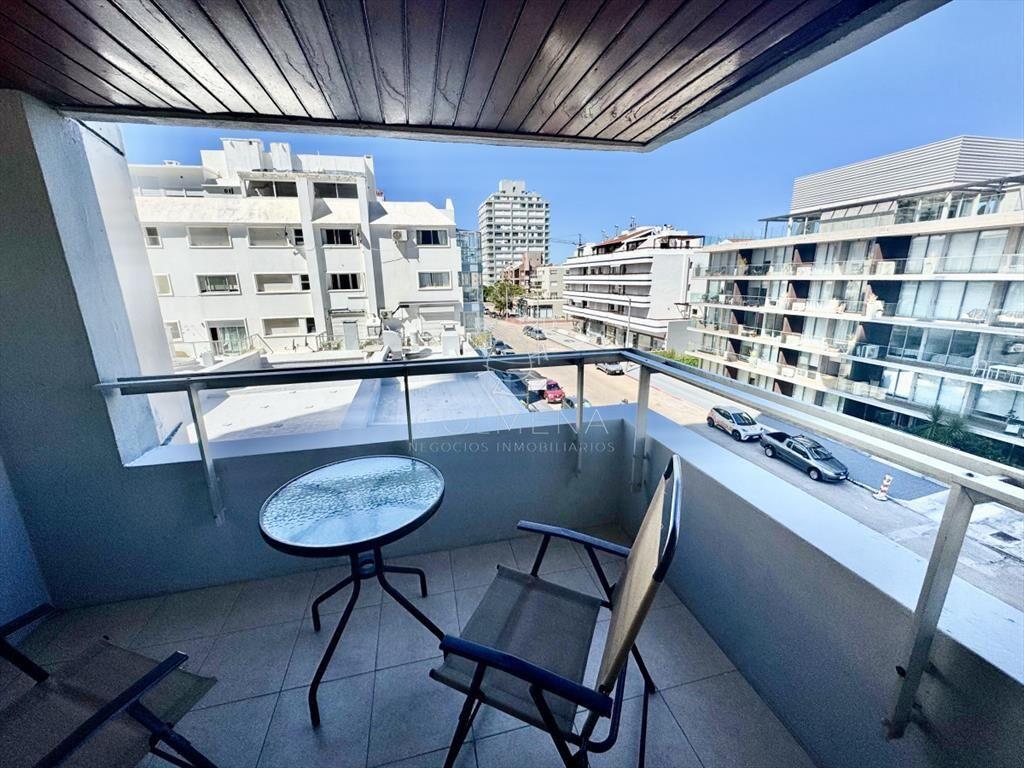 HERMOSO APARTAMENTO EN VENTA DE DOS DORMIT