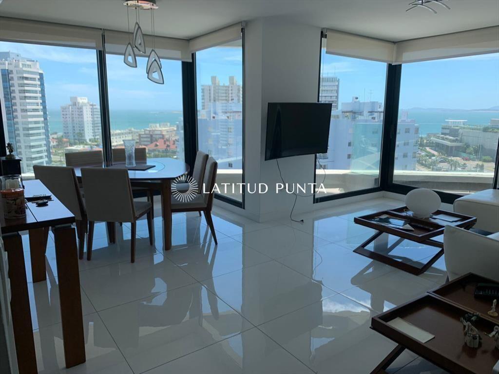 Apartamento de 3 dormitorios en Artower