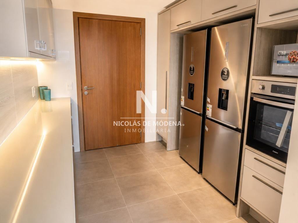 Apartamento de 3 dormitorios en venta en Torre