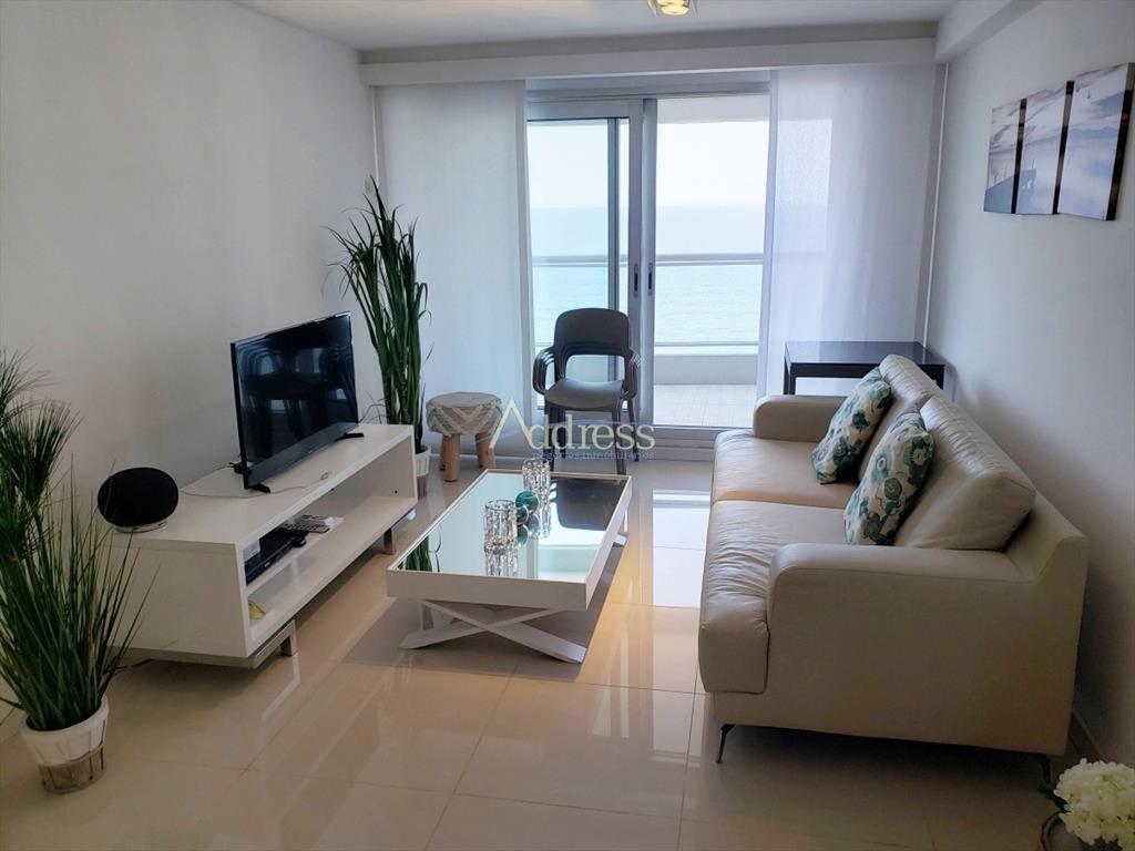 Playa Brava , edificio con amenities