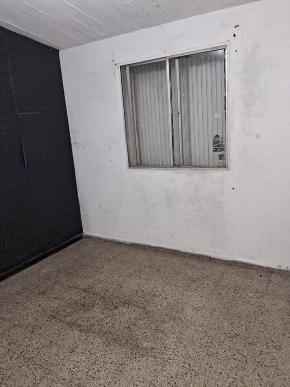 Apartamento en venta 3 dormitorios, cochera y patio, piedra