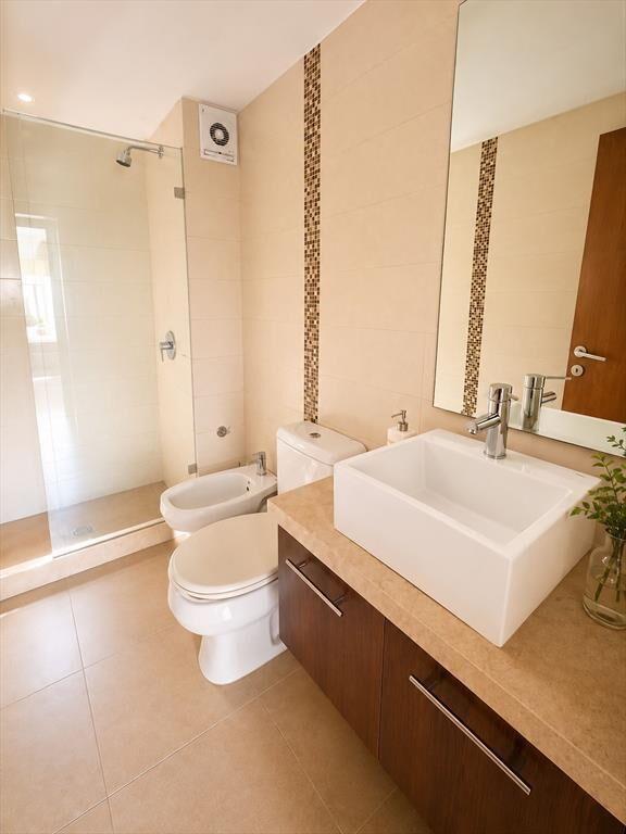 Vende Apartamento Parque Batlle 1 d Patio garage